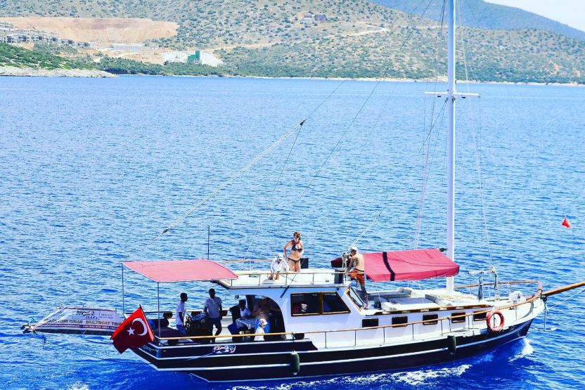 bodrum-ozel-tekne-25-4-870x555-1